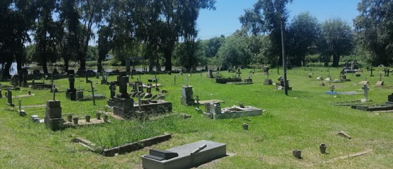 Buscan tumbas de desaparecidos en el cementerio de Villa Paranacito